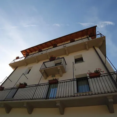 Guest house La Pietra Felice Introd